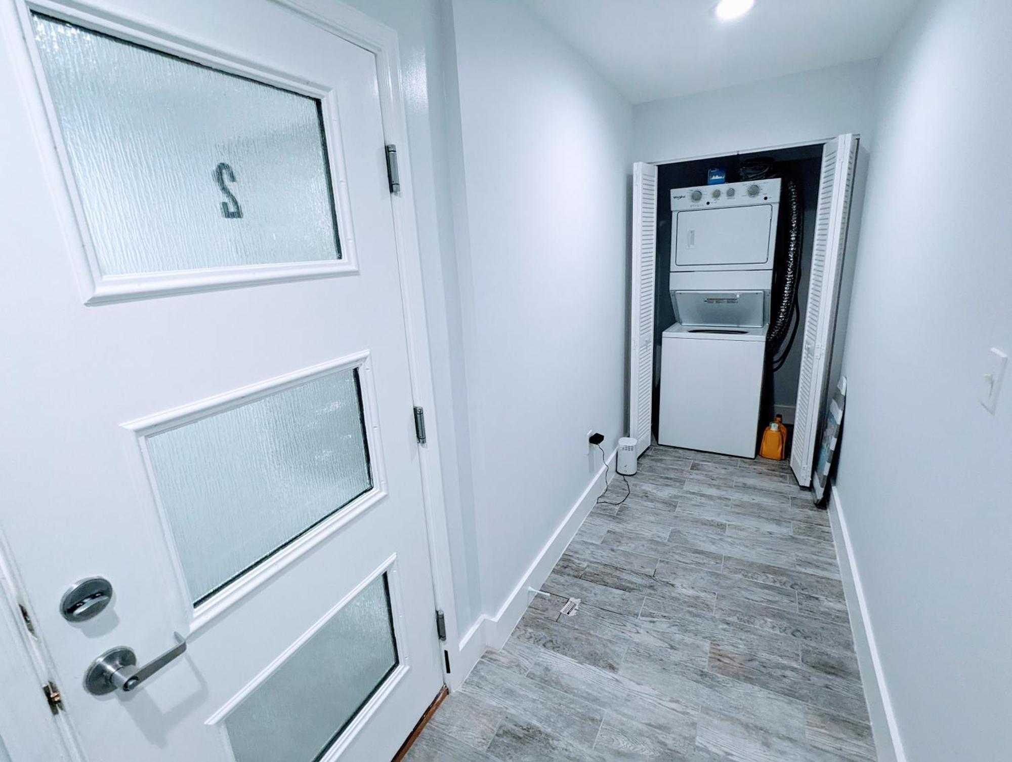 Luxurious 3 Bedroom Apt With A Beautiful Balcony Washington Room photo