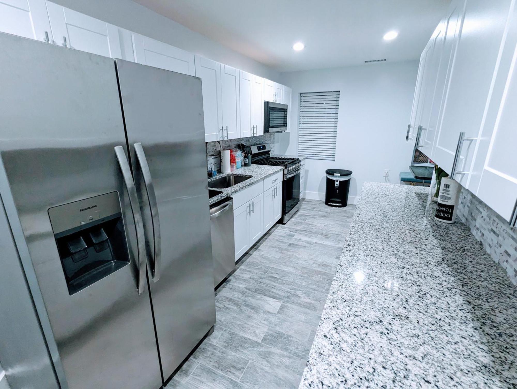 Luxurious 3 Bedroom Apt With A Beautiful Balcony Washington Room photo