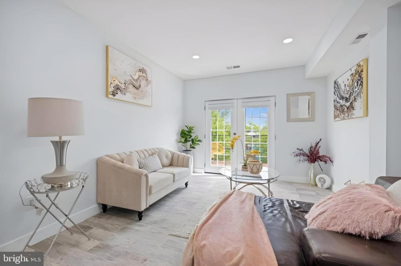 Luxurious 3 Bedroom Apt With A Beautiful Balcony Washington Room photo